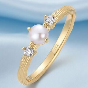 Elegant Gold Pearl and Diamond Ring